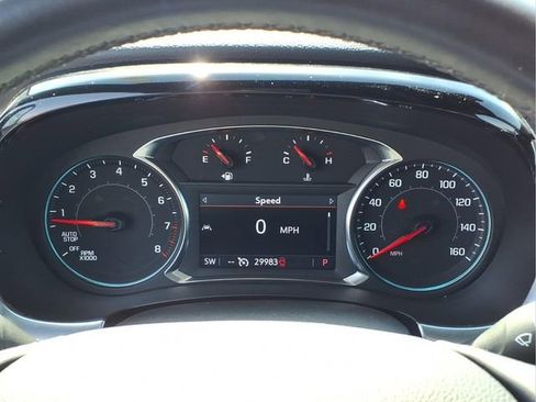 Used 2023 Chevrolet Traverse LT image 12