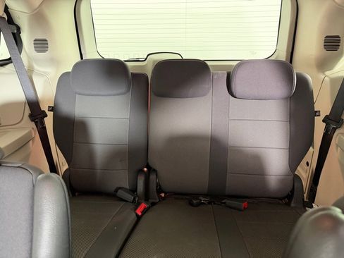 Used 2009 Dodge Grand Caravan SE FWD image 17