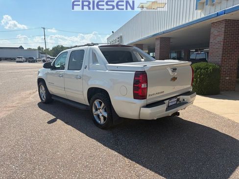 Used 2013 Chevrolet Avalanche LTZ AWD/4WD image 3