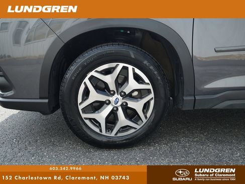 Used 2023 Subaru Forester Premium AWD/4WD image 43