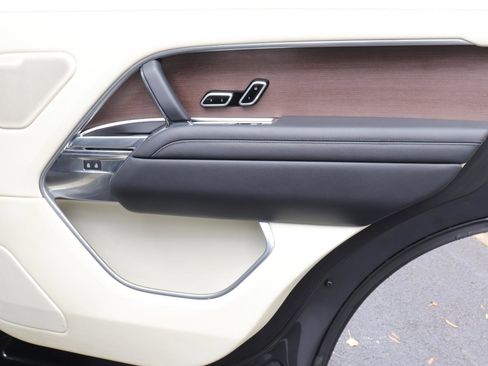 Used 2023 Land Rover Range Rover Long Wheelbase Autobiography image 23