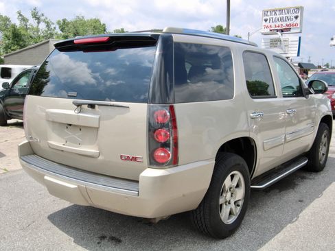 Used 2008 GMC Yukon Denali image 6