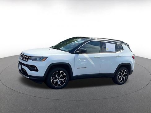 Used 2025 Jeep Compass Limited AWD/4WD image 8
