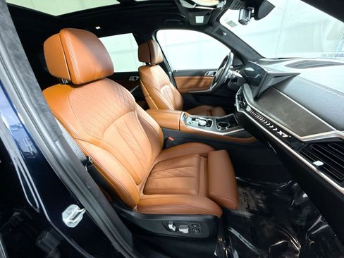 Used 2024 BMW X7 xDrive40i w/ Executive Package image 28