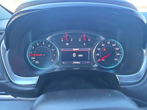 Used 2023 Chevrolet Traverse LT image 12