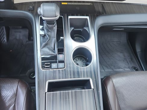 Used 2021 Toyota Sienna Platinum FWD image 16
