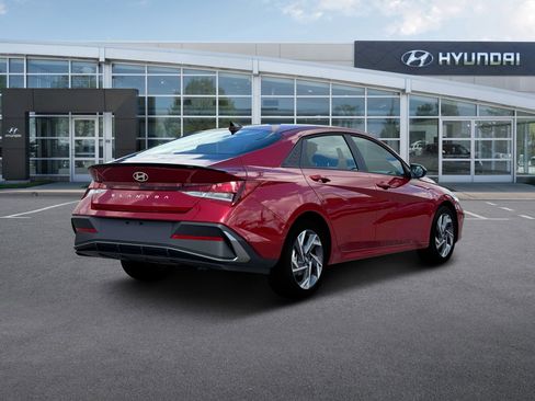 New 2025 Hyundai Elantra Sport image 7
