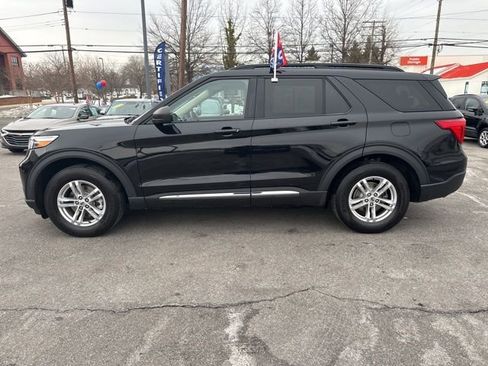 Used 2020 Ford Explorer XLT w/ Comfort Package image 30
