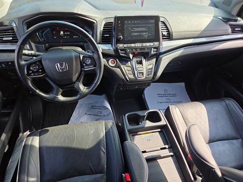 Used 2023 Honda Odyssey Elite image 9