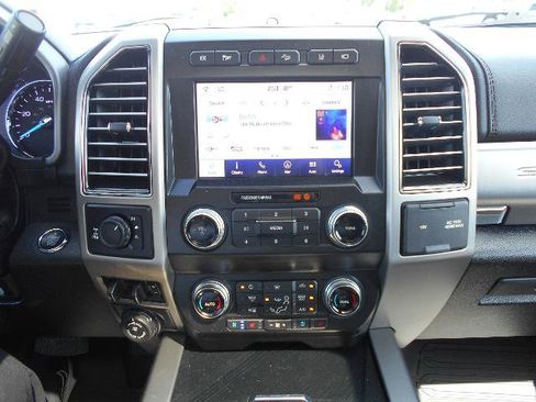 Certified 2021 Ford F250 Platinum w/ FX4 Off-Road Package AWD/4WD image 11