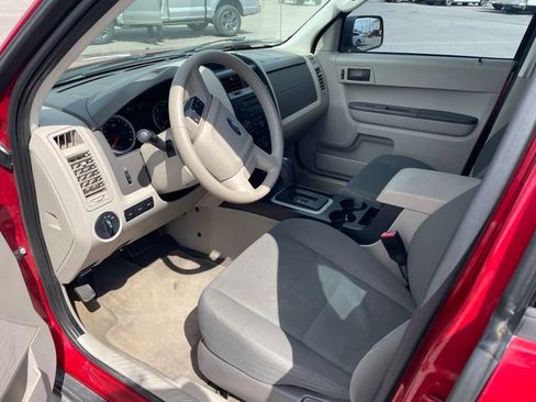 Used 2011 Ford Escape XLS w/ 101A Rapid Spec Order Code FWD image 8