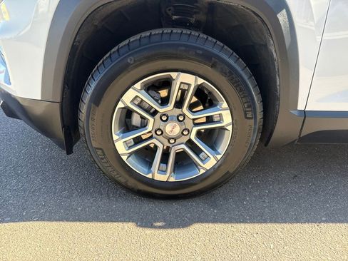 Used 2025 GMC Terrain Elevation image 22