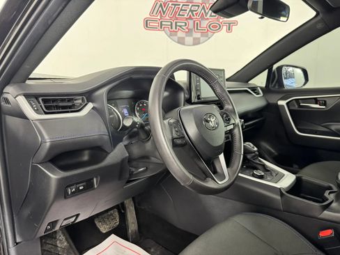 Used 2022 Toyota RAV4 SE AWD/4WD image 10