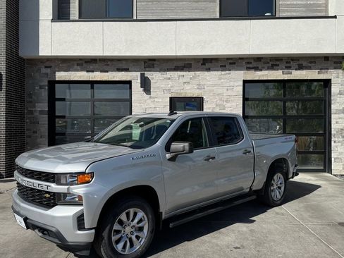 Used 2019 Chevrolet Silverado 1500 Custom w/ Custom Value Package AWD/4WD image 7