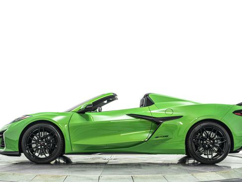 Used 2026 Chevrolet Corvette Z06 RWD image 6