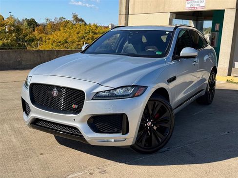 Used 2019 Jaguar F-PACE S image 2