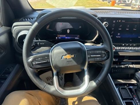 Used 2023 Chevrolet Colorado LT w/ LT Convenience Package image 10