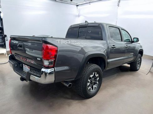 Used 2016 Toyota Tacoma TRD Off-Road w/ Towing Package image 15