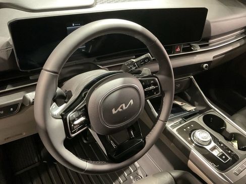 New 2026 Kia Carnival EX FWD image 13