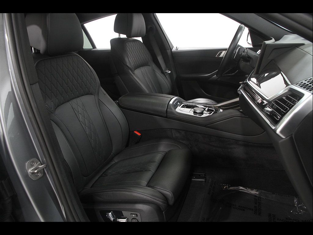 Used 2024 BMW X6 M60i w/ Climate Comfort Package AWD/4WD image 17