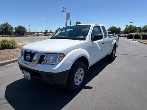 Used 2015 Nissan Frontier S RWD image 1