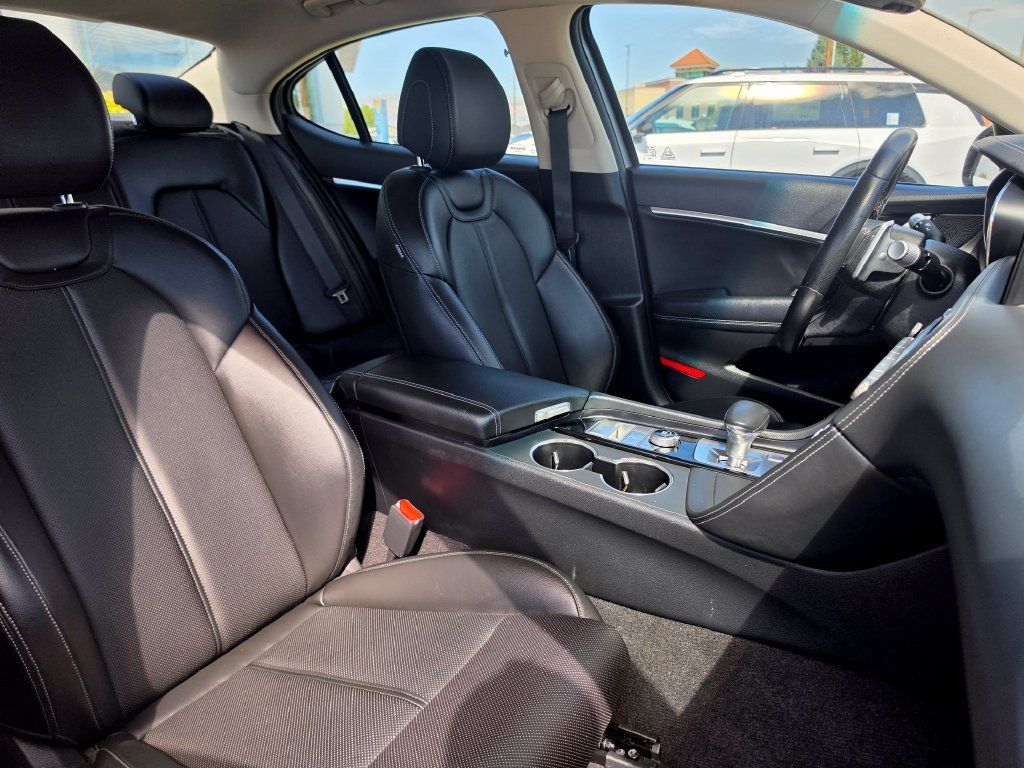 Used 2025 Genesis G70 2.5T AWD/4WD image 13