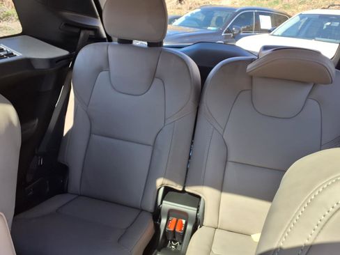 New 2026 Volvo XC90 T8 Ultra w/ Protection Package Premier AWD/4WD image 8