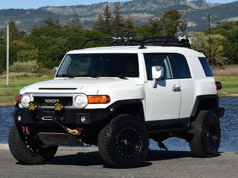 Used 2010 Toyota FJ Cruiser 4WD image 7