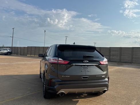 Used 2019 Ford Edge Titanium w/ Equipment Group 301A FWD image 18