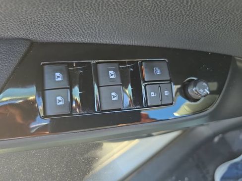 Used 2016 Toyota Prius Three Touring FWD image 30