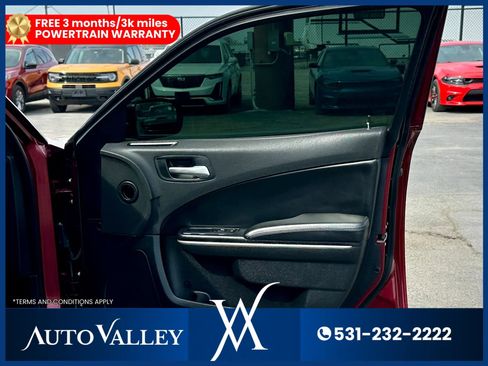 Used 2019 Dodge Charger SXT w/ Leather Interior Group image 17