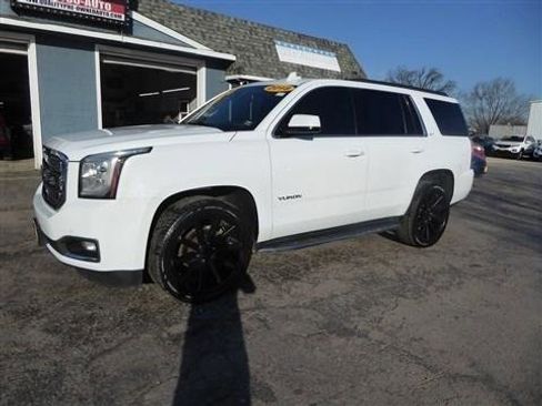 Used 2018 GMC Yukon SLT image 3