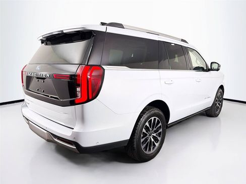 Used 2025 Ford Expedition Platinum AWD/4WD image 11