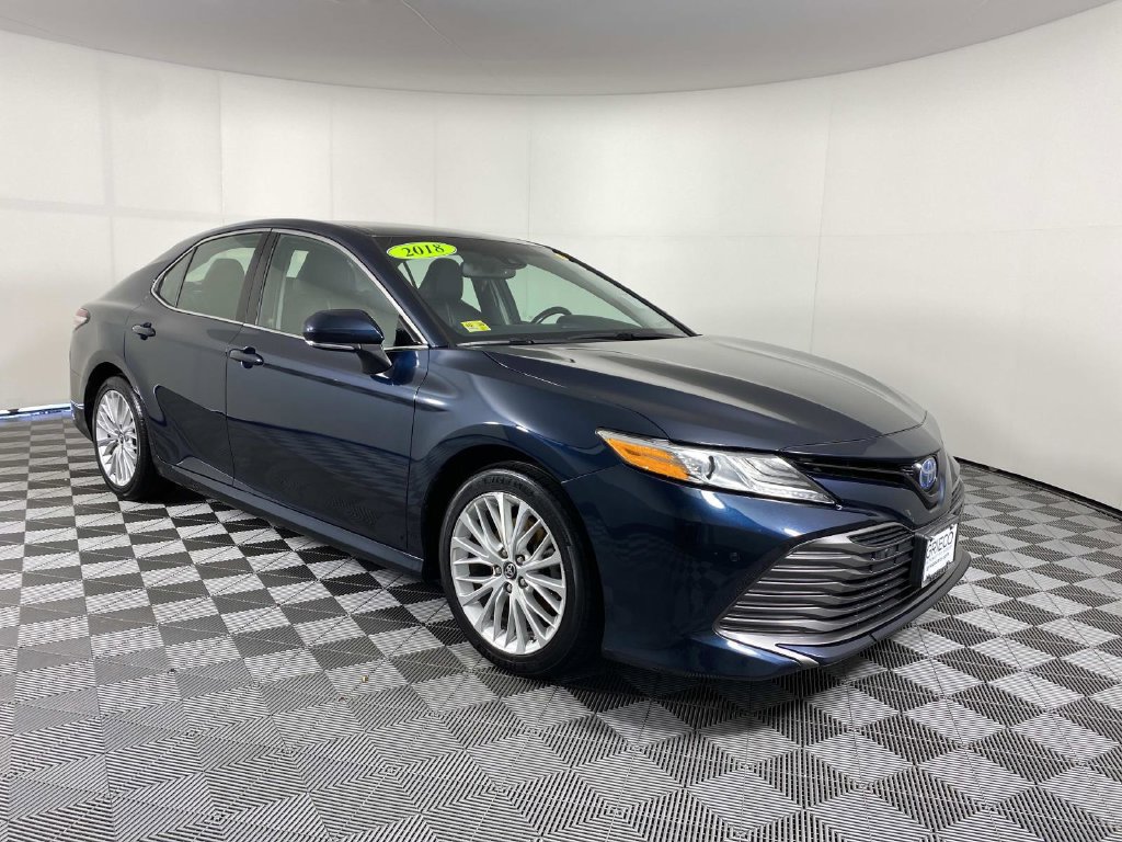 Used 2018 Toyota Camry XLE FWD image 1