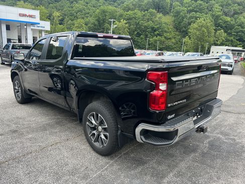 Used 2023 Chevrolet Silverado 1500 LT AWD/4WD image 5