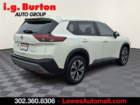 Used 2023 Nissan Rogue SV image 6