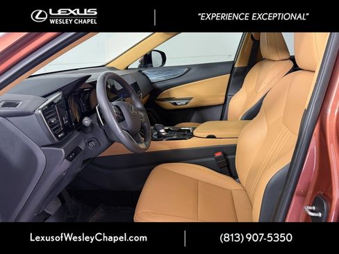 Used 2025 Lexus NX 250 FWD w/ Premium Package image 5