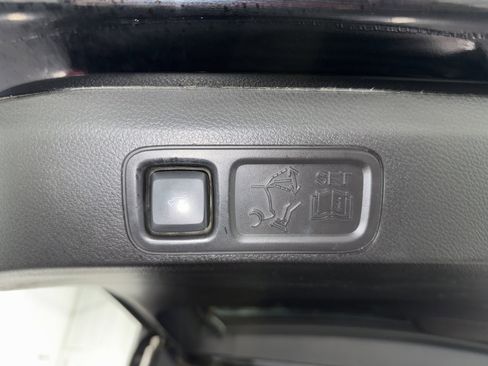 Used 2018 Ford Expedition Limited image 38