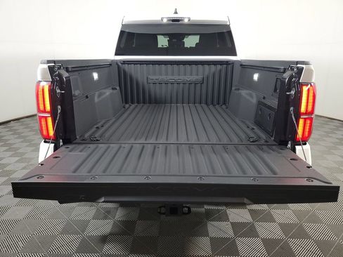 Used 2025 Toyota Tacoma TRD Sport image 9