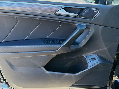 Used 2023 Volkswagen Tiguan SEL R-Line image 21