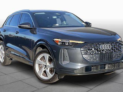 Certified 2025 Audi Q5 Premium Plus w/ Premium Plus image 2