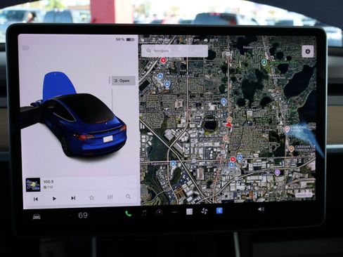 Used 2020 Tesla Model 3 Performance image 18