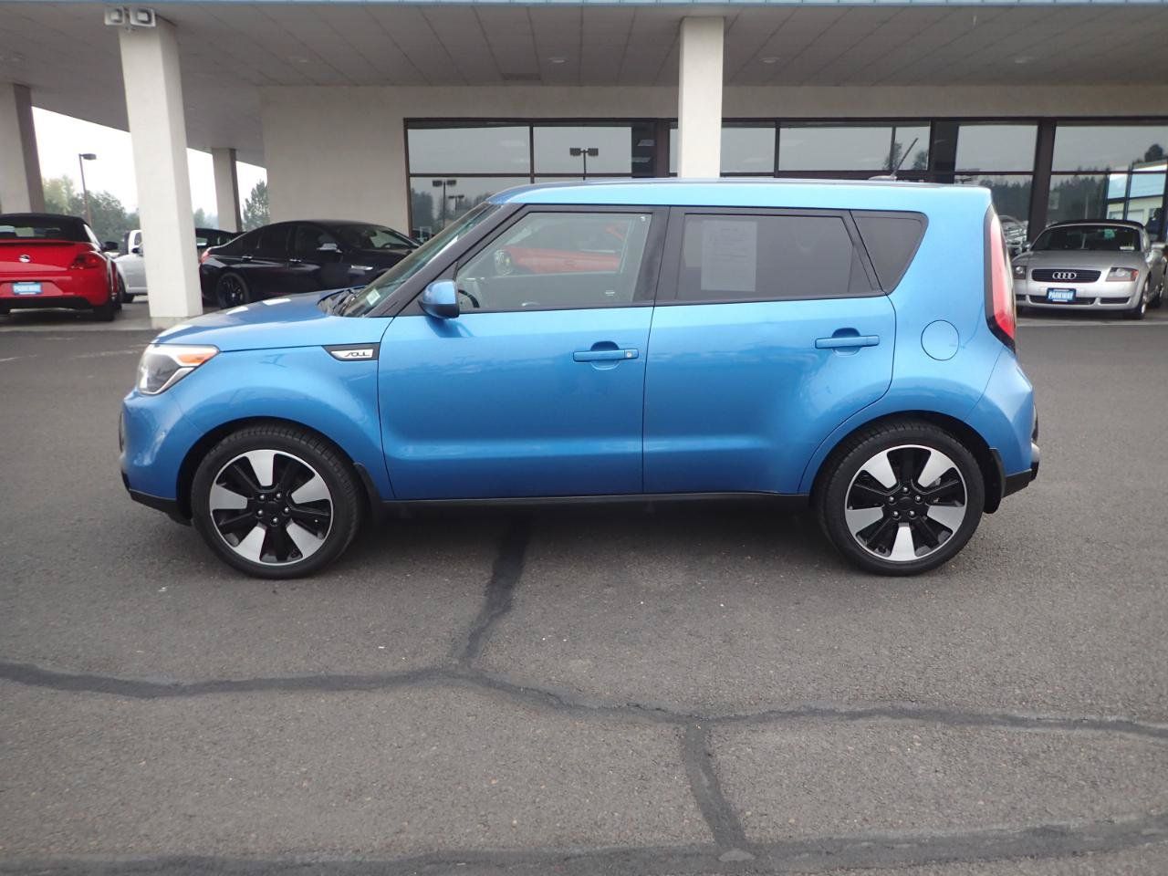Used 2016 Kia Soul + w/ Designer's Package FWD image 2