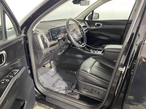 Used 2024 Kia Sorento S image 19