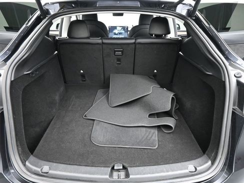 Used 2024 Tesla Model Y Long Range image 17