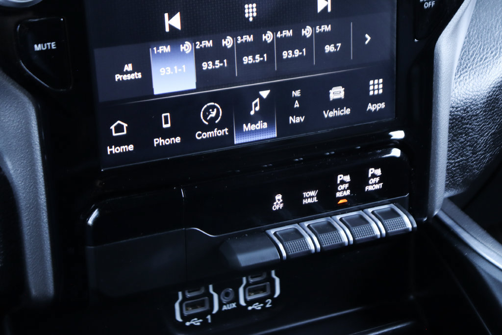 Used 2023 RAM 1500 Laramie AWD/4WD image 31
