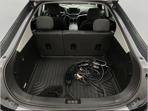 Used 2018 Chevrolet Volt LT w/ Comfort Package FWD image 6