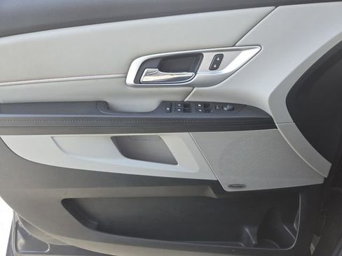 Used 2017 GMC Terrain SLT w/ Open Road Package image 33