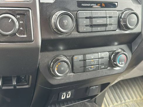 Used 2019 Ford F150 XLT image 22