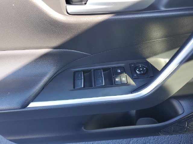 Used 2025 Toyota RAV4 XLE w/ Convenience Package AWD/4WD image 20